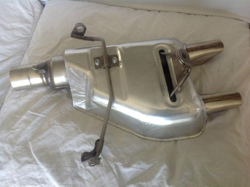 Ducati d16rr desmosedici ducati performance slip-on exhaust