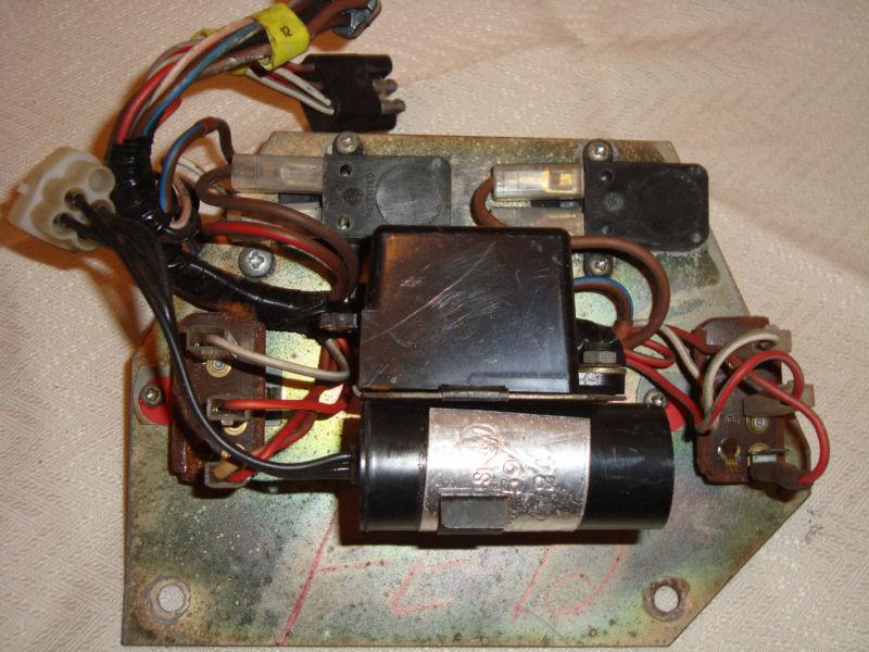 1986 jaguar xjs-v12 electronic logic unit/ coolant/relays, left side under dash