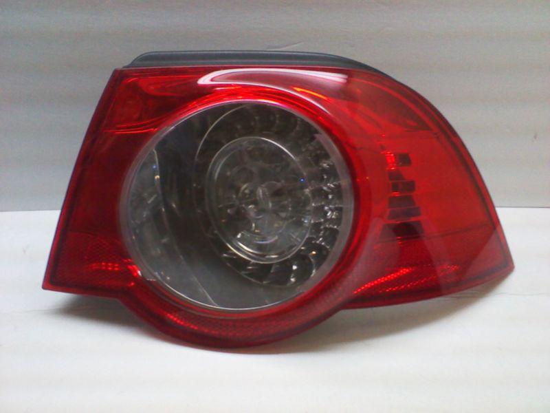  2007-2009 volkswagen eos  tail lamp pasanger  side oem