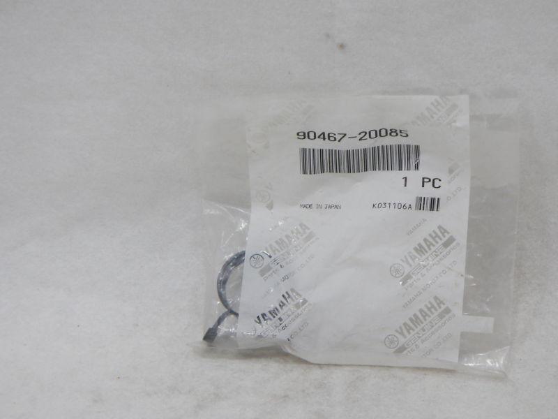 Yamaha 90460-68230 clamp *new