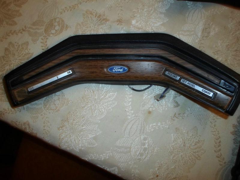 80 81 82 83 84 85 86 ford truck  bronco van wood grain horn pad w/ cruise 