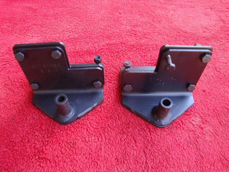 Peterbilt 359 cab firewall radiator bar arms support brackets 289 349 353