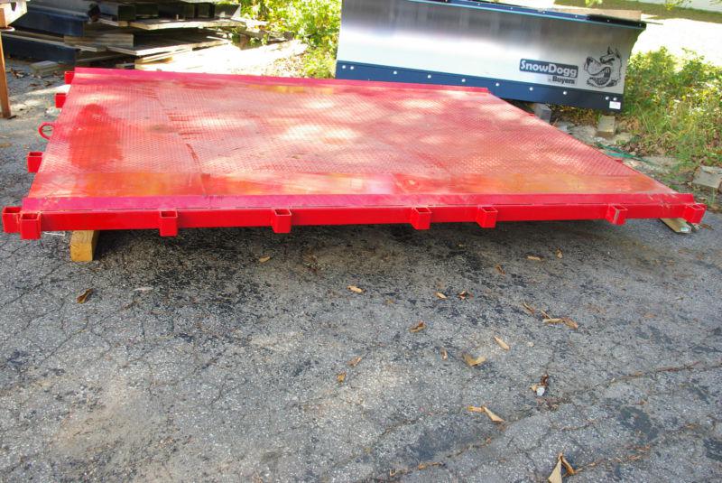 Loggers truck body with ramps