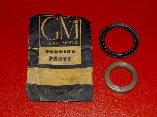 Nos 1958 1959 chevrolet rear wheel bearing seal &amp; spacer 3749981 impala corvette