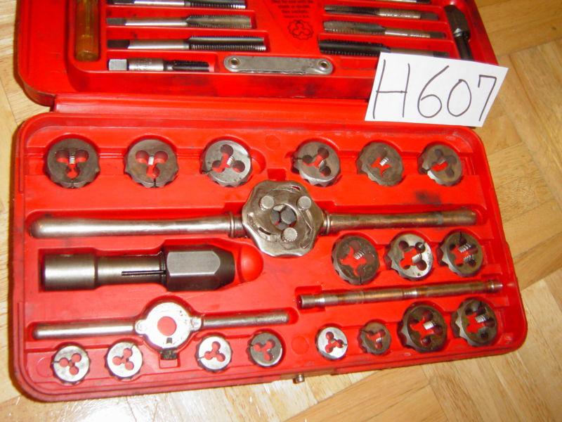 SNAP ON TOOLS 41 PIECE SAE. TAP AND DIE SET TD2425, US $119.99, image 2