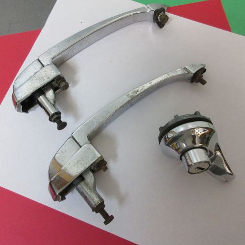(2) door handle assemblies : and a trunk lock assy. ( exact application ? ) used