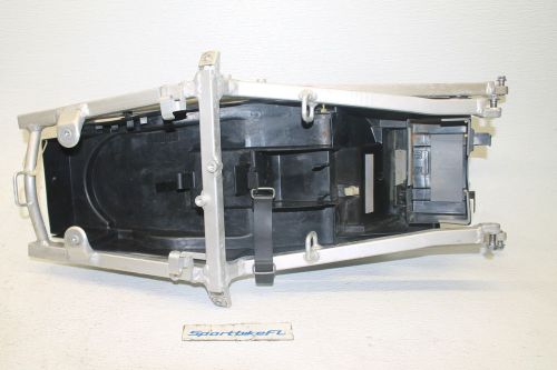 01-03 suzuki gsxr 600 gsx-r 750 oem back rail rear sub frame battery tray undert
