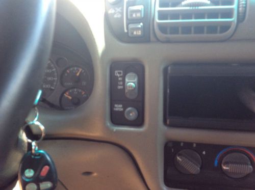 2000 gmc jimmy rear hatch and wiper buttons