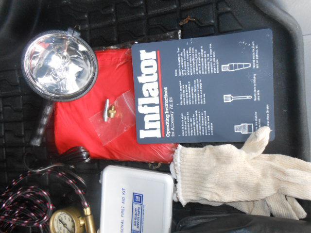 PONTIAC TRUNK ROADSIDE KIT COMPLETE AND NEW ...spot light, gloves, air hose etc, US $40.00, image 2