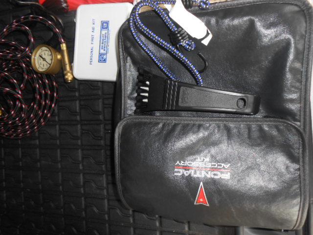 PONTIAC TRUNK ROADSIDE KIT COMPLETE AND NEW ...spot light, gloves, air hose etc, US $40.00, image 5