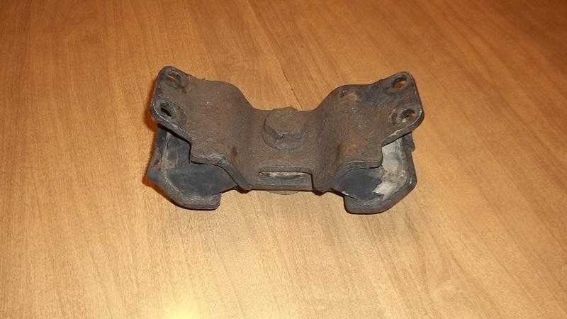 Toyota gear driven transfer case mount