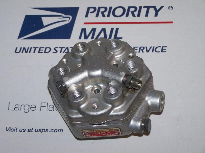 Mercedes 190e 300e 300se fuel distributor regulator injection unit 0438101012