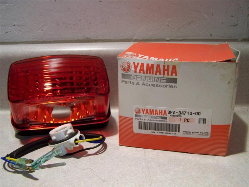 Nib yamaha genuine parts taillight unit assembly p/n 3fa-84710-00 k050725a {xyz}