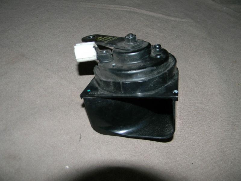 Original oem horn honda fit 108db perfect condition mitsuba 