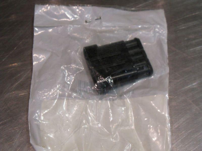 Nos can-am 710000779 headlight electrical housing / plug outlander renegade