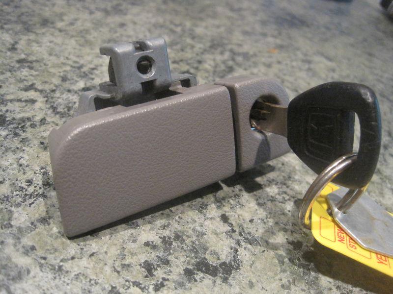Buy Honda Odyssey Glove Box Latch and Key Grey 2002 in Bloomington