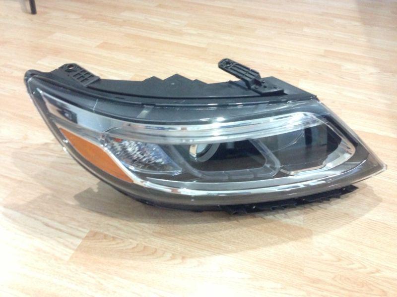 Find 2014 Kia Sorento Halogen Headlight 2014 OEM Right Side Complete in