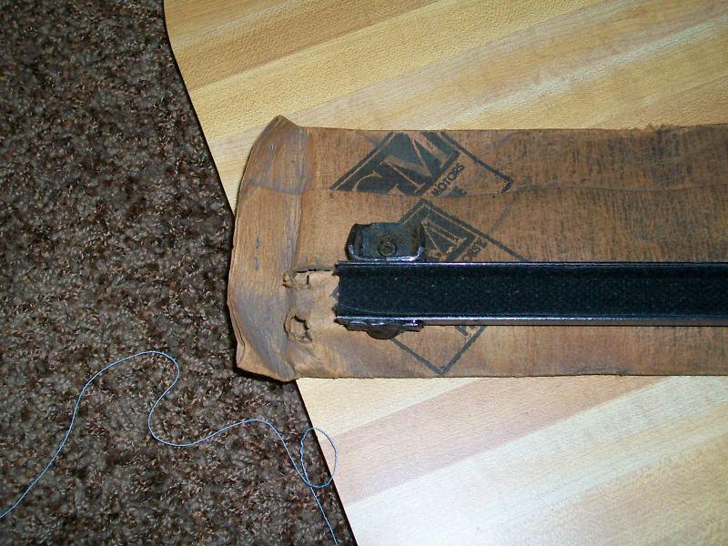 NOS 1955 - 1957 Chevrolet Nomad Left Door Window Glass Run Channel # 4662036, US $9.99, image 2