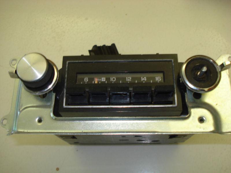 Vintage gm delco am push button radio