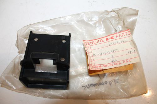 New oem nos genuine kawasaki headlamp latch assembly 13227-3502 invader sh-6101h