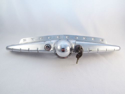 Original 40&#039;s or 50&#039;s studebaker trunk trim lock latch license light assembly