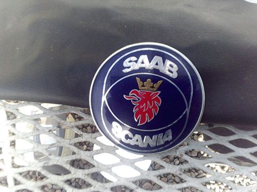 94 95 96 97 98 saab 900 rear ornament emblem badge 3" s se w/o light panel