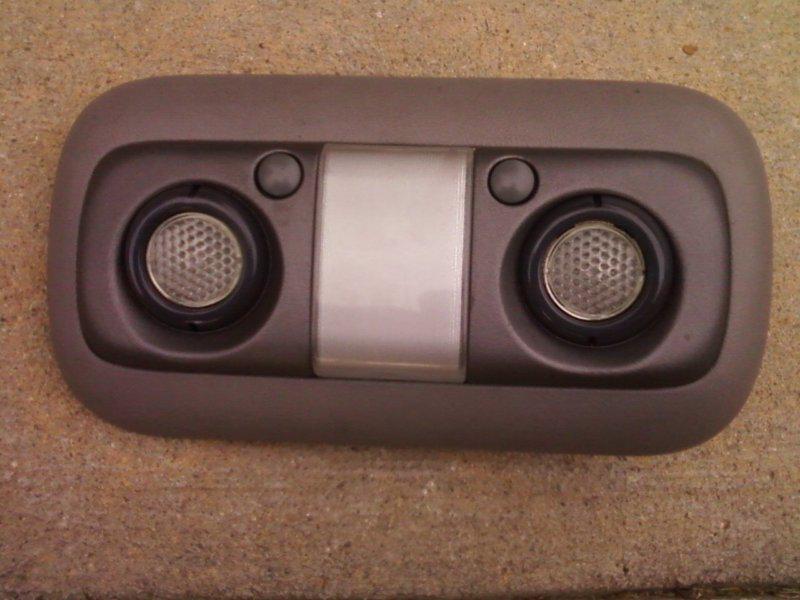 96-00  chevy suburban rear dome light (gray)