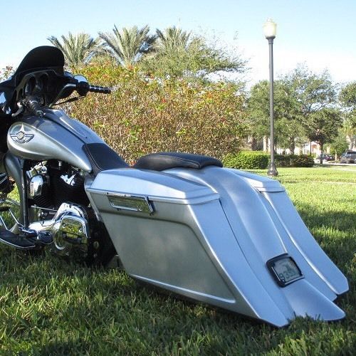 Harley stretched extended saddlebag and rear fender duck tail for touring bagger
