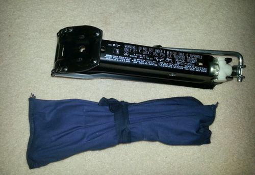 MERCEDES BENZ TRUNK FACTORY EMERGENCY TOOL KIT WITH E-JACK.. 00's C-CLASS MODELS, US $55.00, image 2