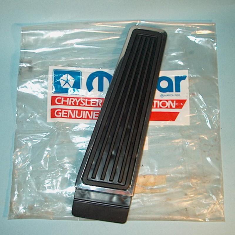 1972-1981 dodge pickup truck gas accelerator pedal w/dress-up trim - nos mopar