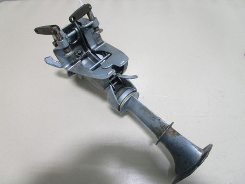 390684 317428 Evinrude Johnson Outboard 4 HP Exhaust Housing Swivel Bracket 1981, US $129.99, image 2