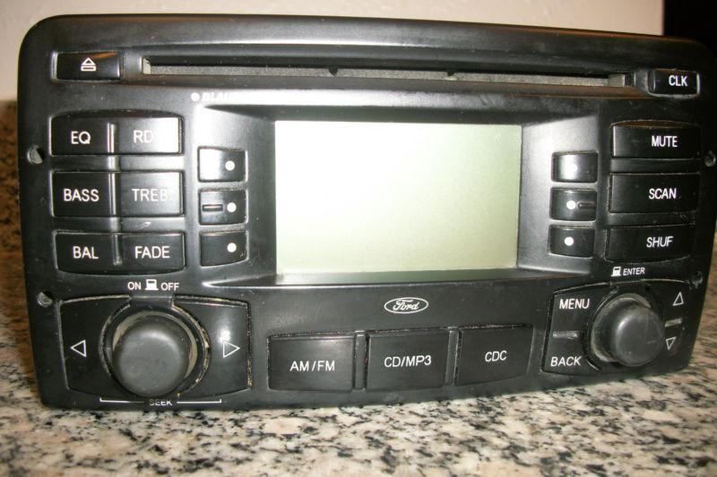 02 03 04 ford focus radio mp3 cd unit panel