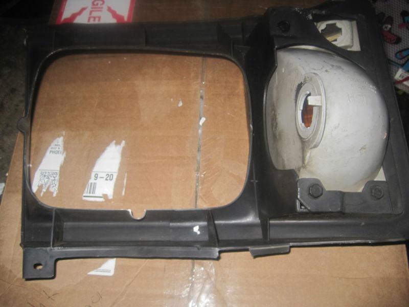 CHEVY ASTRO/SAFARI VAN HEAD LAMP FRAME AND TURN SIGNAL RIGHT DRIVERS SIDE, US $8.99, image 2