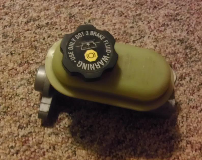 Find 9199 SATURN SSERIES BRAKE MASTER CYLINDER & BRAKE FLUID