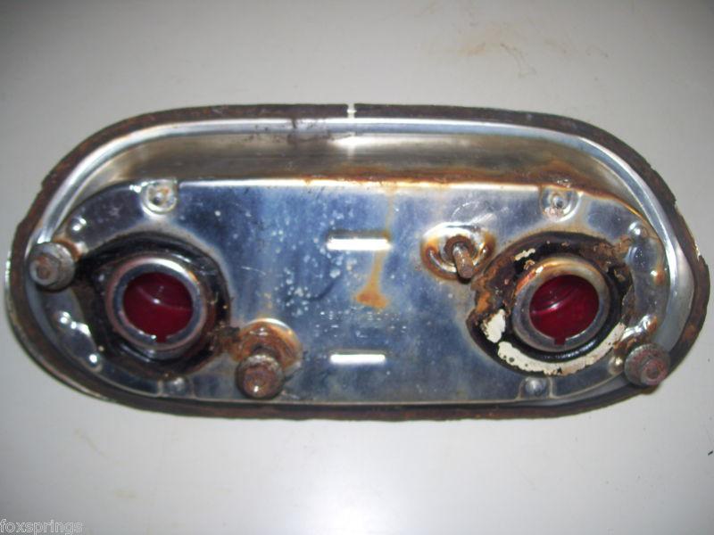 1961 PONTIAC CATALINA - VENTURA TAIL LIGHT ASSY - GUIDE R2-61 - P39, US $24.99, image 2