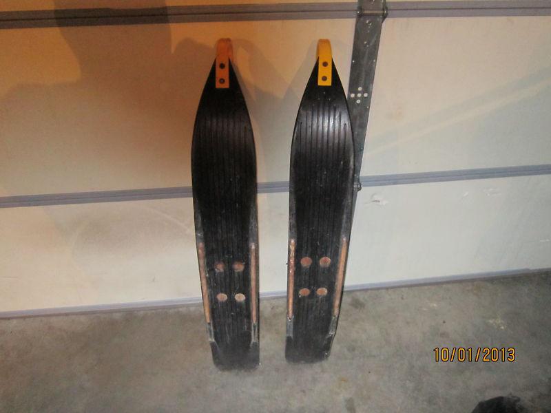 Skidoo 2000 700 mxz summit  simmons flex skis