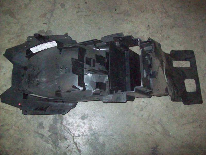Suzuki sv1000s rear inner tray 2006 06 85071