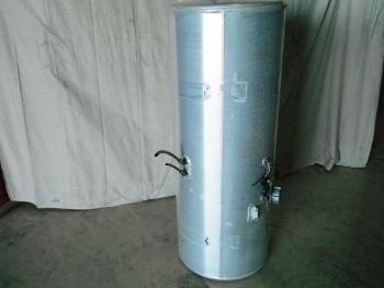 100 gal fuel tank of a freightliner (driver side)