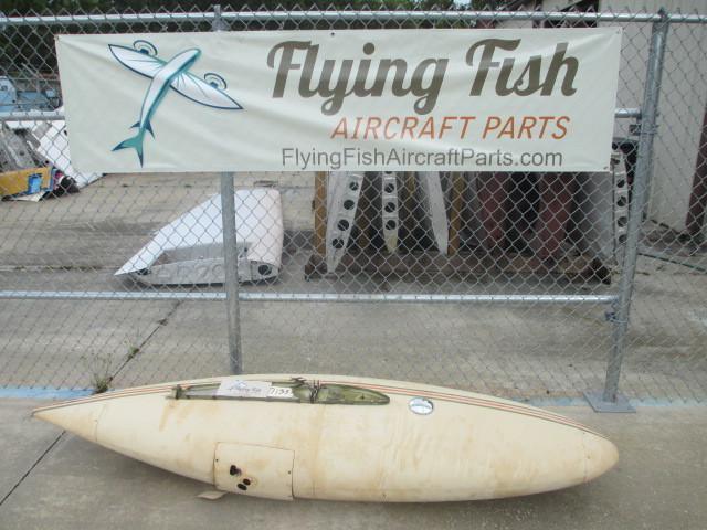 Cessna 310 b 1956 left main wingtip fuel tank with light assembly (7135)