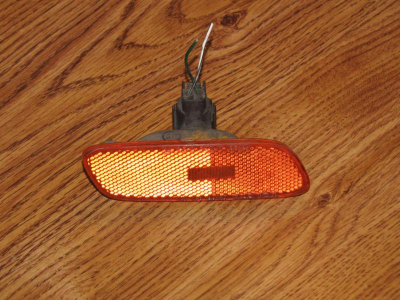Sell 9298 TRACKER SIDEKICK FRONT SIDE MARKER LIGHT RH OEM in Sacramento, California, US, for US