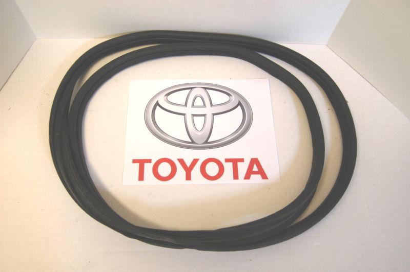 Toyota - mr-2 - rear trunk lid gasket seal - oem! 1991 92 93 94 95