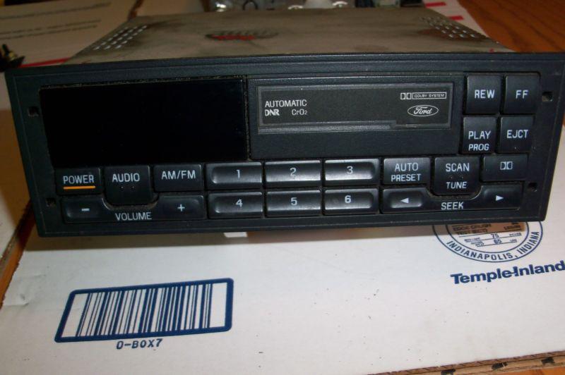 1993 lincoln towncar factory  cassette stereo !!!