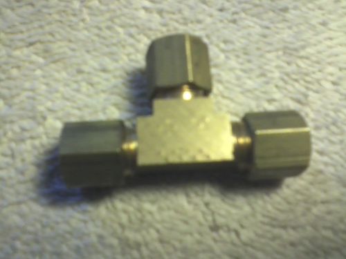 Edelmann 164300 3/16" brass compression union tee - 3/16 inch tube