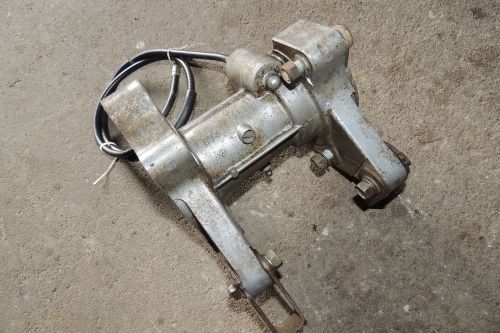 Suzuki quadrunner lt250ef 85 86 axle rear housing carrier holder cable odometer