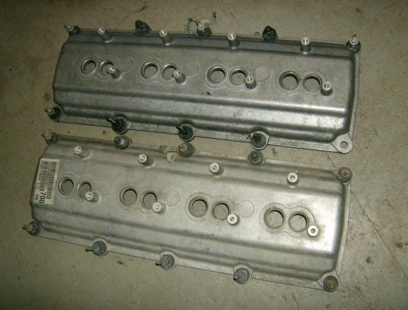 Sell Dodge Chrysler 5.7 Hemi Valve Cover Set in Washington, Vermont, US