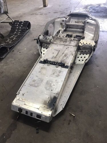 01 ski-doo formula deluxe 700 frame chassis tunnel