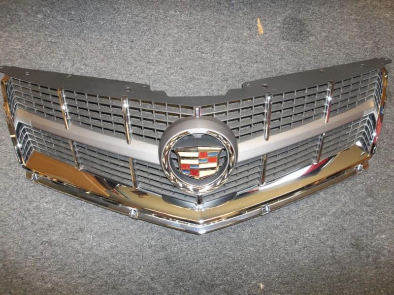 2011-2012 oem cadillac srx v6 front upper grille 20929728
