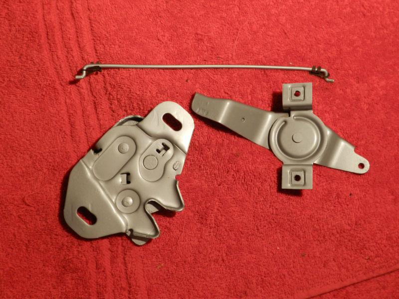cleaned /detailed hood latch set 70 DART/DUSTER/DEMON WITH 70 DATE, US $60.00, image 3