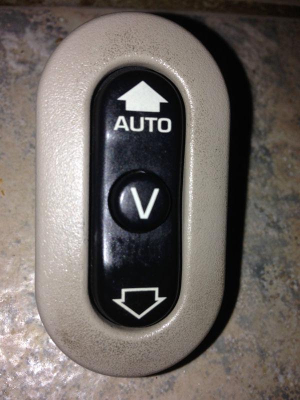 Sell Jeep Liberty Sunroof Button switch. Works in Akron, Indiana, US, for US 6.00