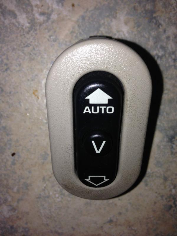 Sell Jeep Liberty Sunroof Button switch. Works in Akron, Indiana, US, for US 6.00